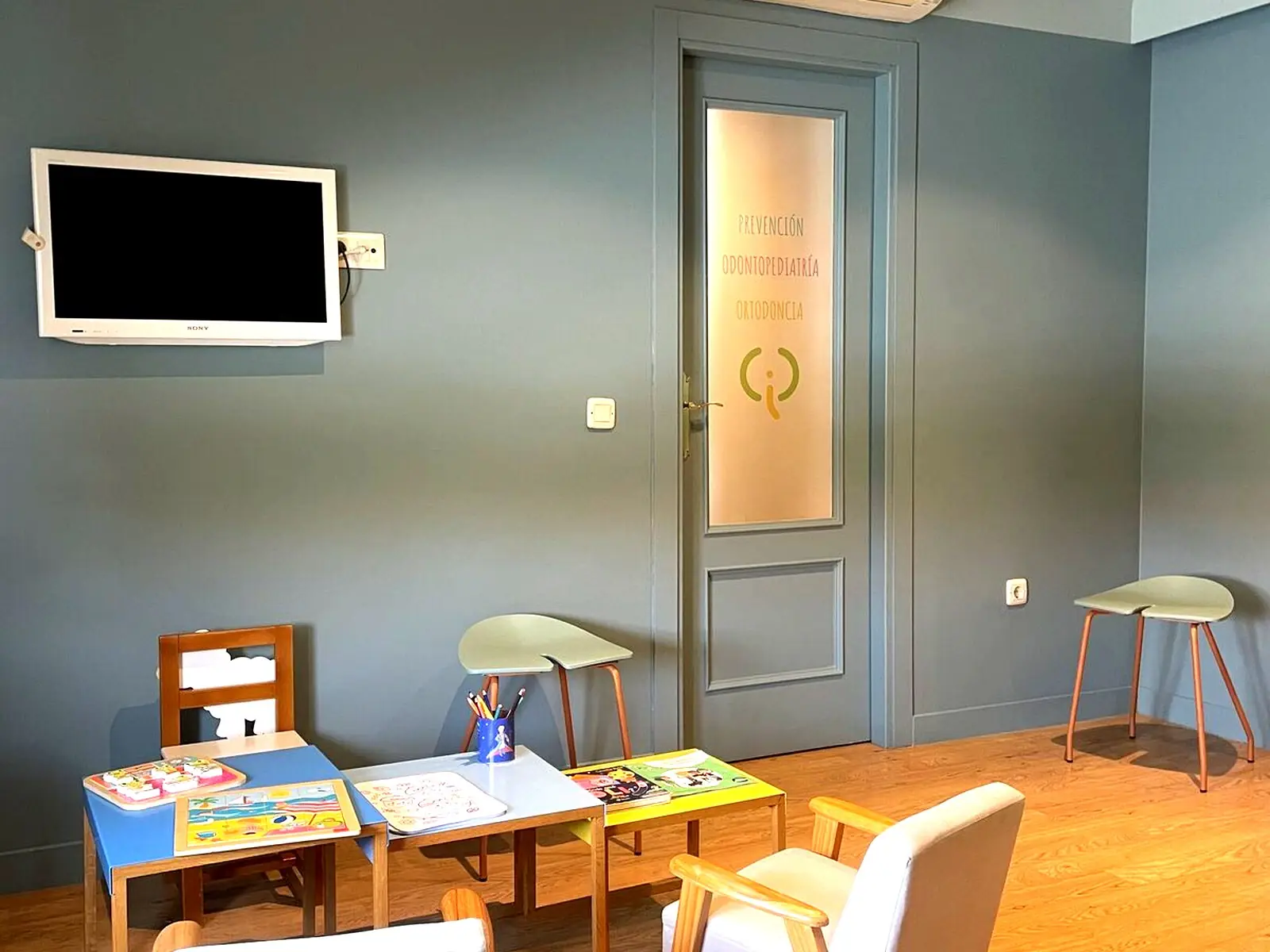 Equipamiento clínico y tecnología de diagnóstico dental